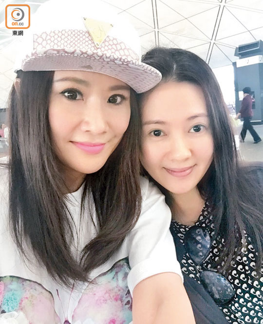 李丽珍在好友张文慈(左)陪伴下去了台湾散心。