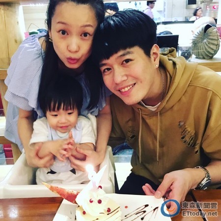 六月和李易尝试在脸书分享育儿心得,每次都会吸引许多粉丝回响。