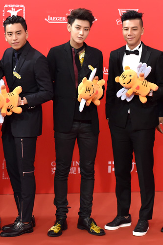 吴永伦亮相上影节红毯 与成龙组飞虎小队|吴永