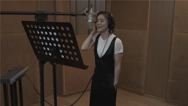 袁姗姗献唱歌曲