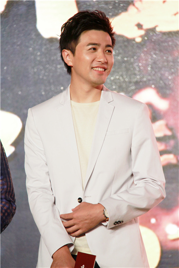 姬晓飞饰演老刺猬