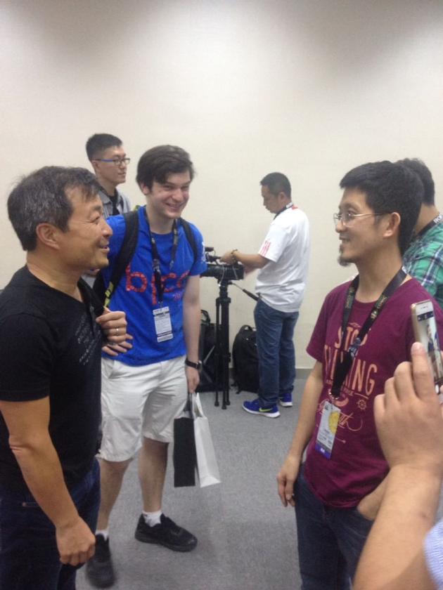 Jim Lee与如今扎根中国的漫画家Billy Tan聊天