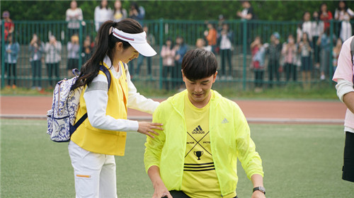 郑元畅变身“超级勇士” 决赛站称霸高空|郑元畅|林依晨|非凡搭档_新浪娱乐_新浪网