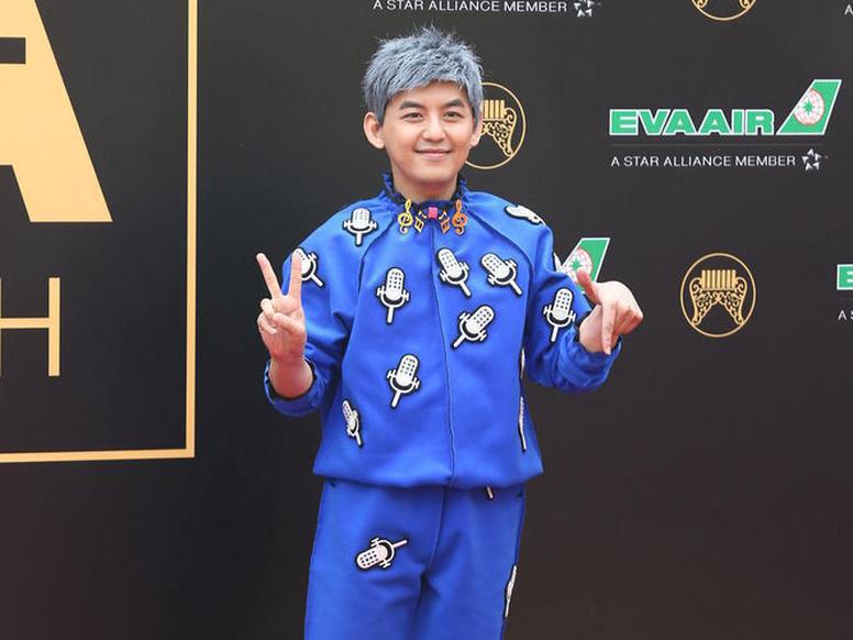 黄子佼现身金曲奖红毯