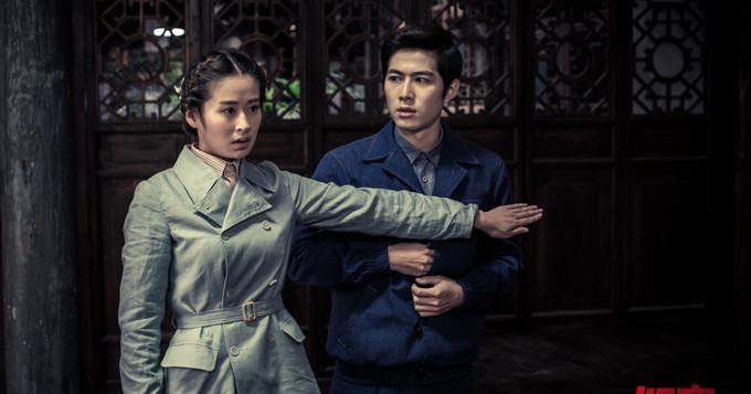 组图:《解密》曝剧照 颖儿陈学冬潜伏变夫妻