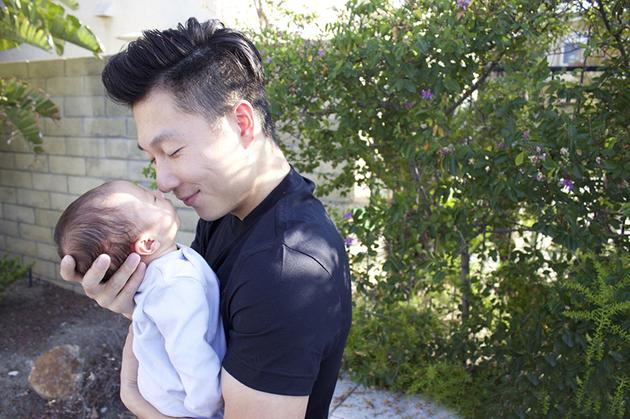 李小鹏抱宝宝温馨父子