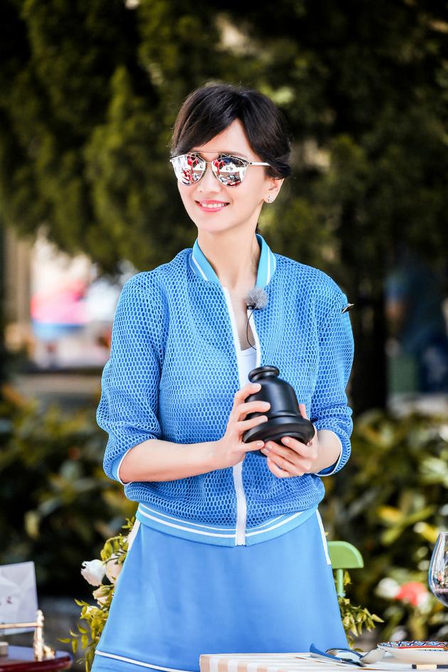 我们来了 赵雅芝 林青霞 朱茵 真人秀 《我们来了》赵雅芝再掀回忆_娱乐新闻_E993新闻