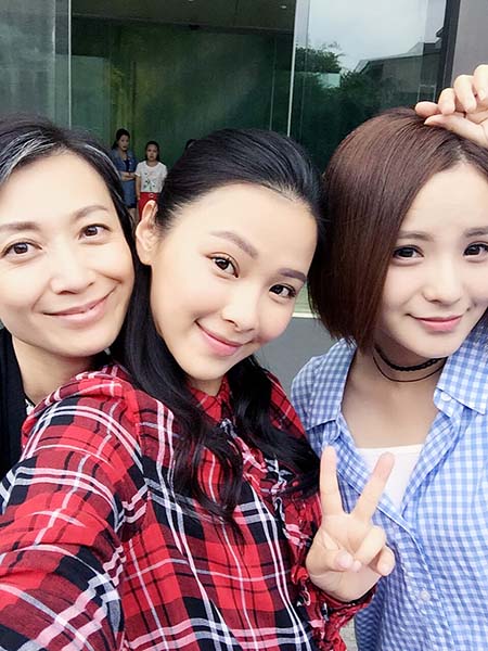 蔚雨芯《繁星四月》杀青 首搭戚薇感悟多|蔚雨