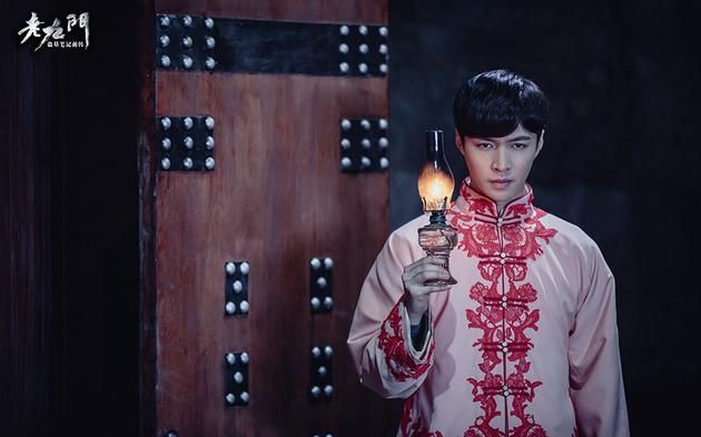 张艺兴乃二月红