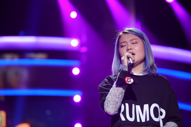 《新歌声》:哈林遭女学员调戏上台踩背|汪峰|那