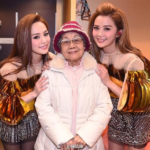 阿娇晒与阿sa、婆婆合影