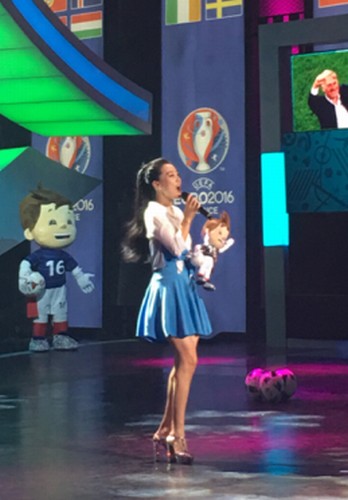 超级燃!谭晶激情献唱《生命之杯》|谭晶|足球|欧