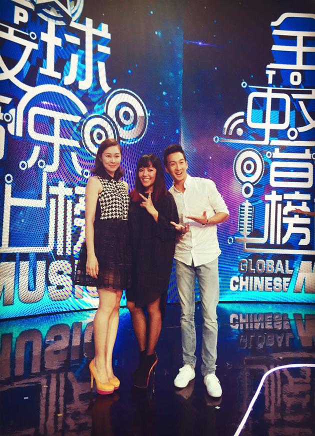 张惠春携师弟师妹上场