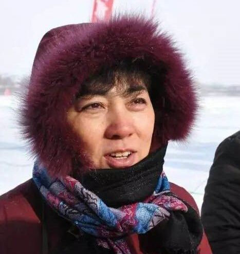 曲婉婷母张明杰受审拒认罪 涉案金额3.5亿|曲婉