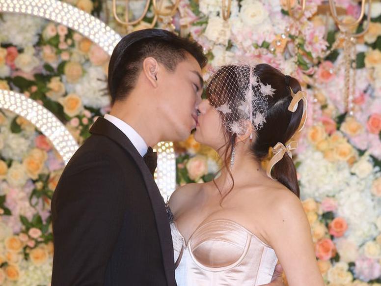 陈晓陈妍希归宁宴热吻