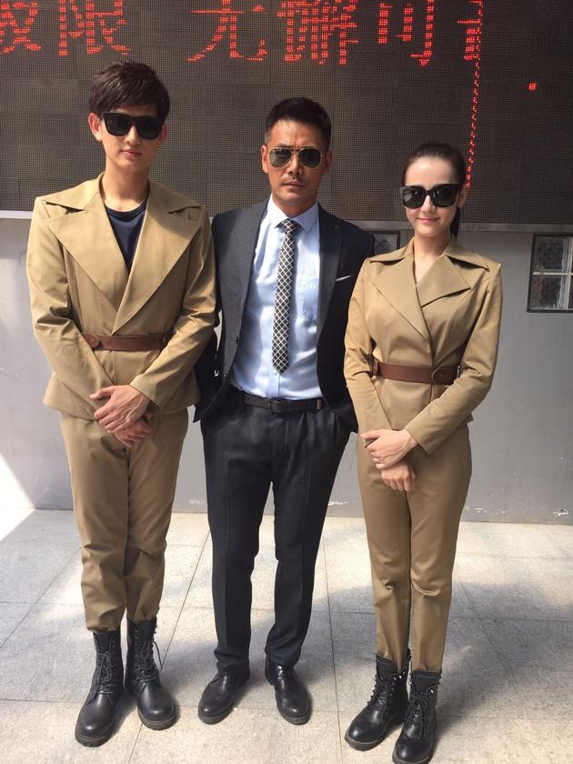 《幻城》《麻辣变形计》 邵兵合影孩子们|邵兵