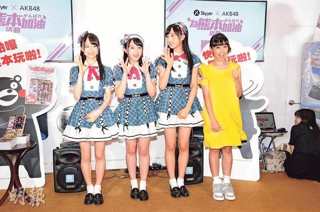 AKB48成员仓野尾成美（左起）、坂口诸沙及小栗有以，昨天（7月25日）与糖妹现身书展活动。