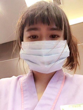 小小瑜穿病号服