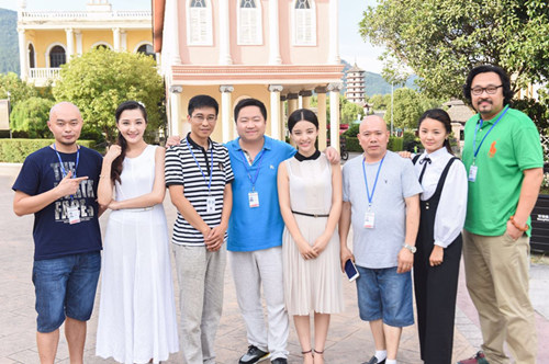 《惊梦俏佳人2》主创合影