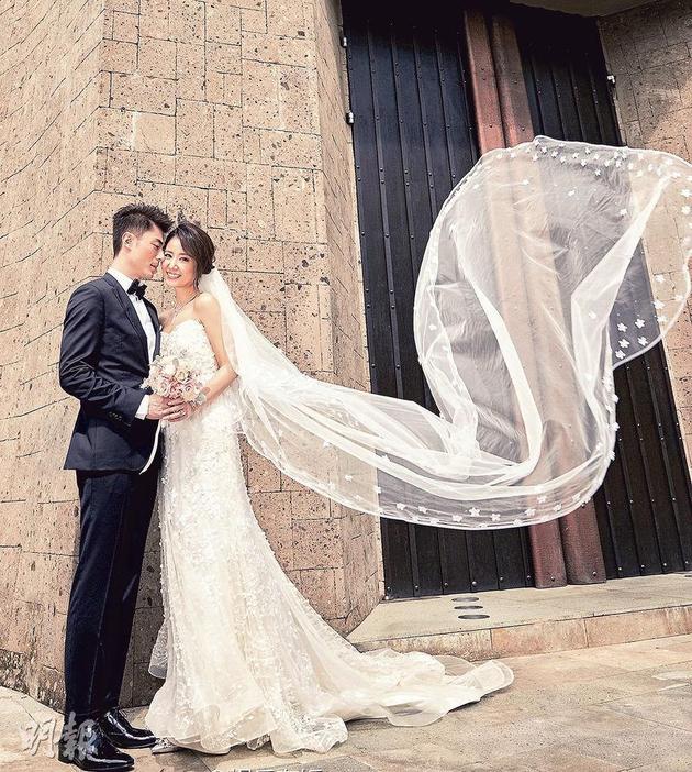 心如拍摄甜蜜婚纱照,林心如长长头纱随风飘起