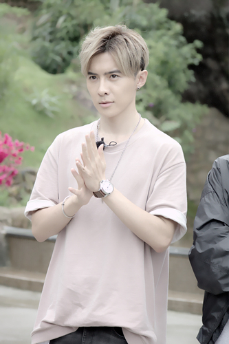 唐禹哲神探附体 推理解谜智商开挂|唐禹哲|谢楠_新浪娱乐_新浪网