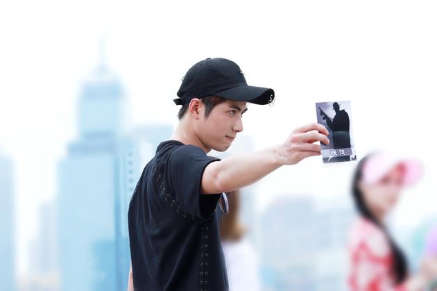 陈学冬大胆猜测嫌疑人，图注