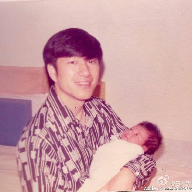 王力宏爸爸旧照撞脸林更新
