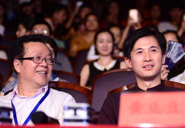 冯双白主席、黄豆豆副主席现场点评