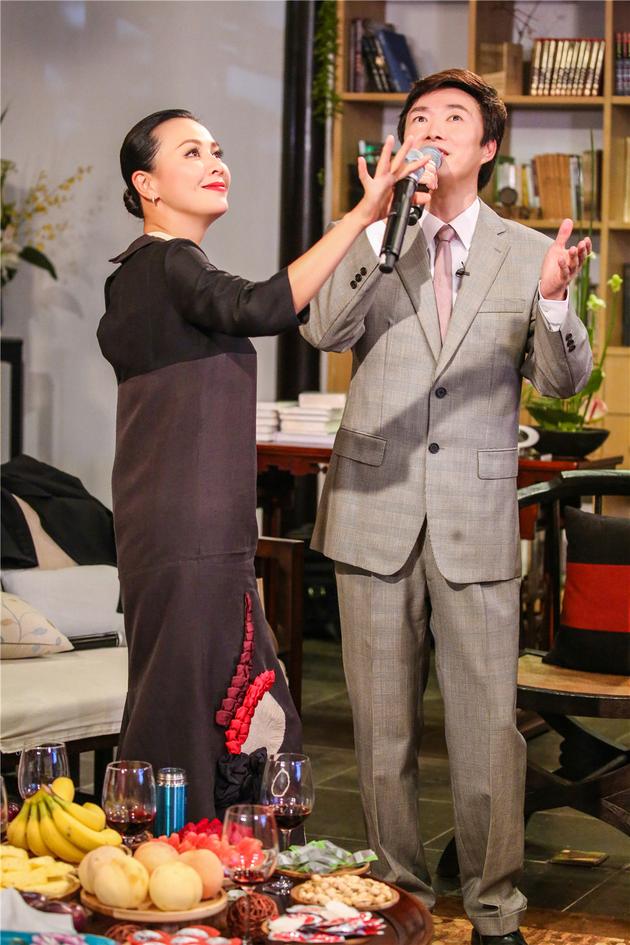 刘嘉玲“点名”汪涵演唱《共同渡过》 追忆“哥哥”感伤落泪