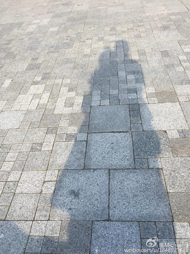 张靓颖冯柯深情相拥