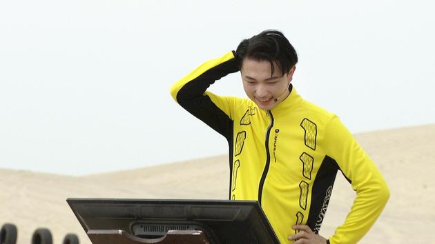 赵文琦进行智者答题
