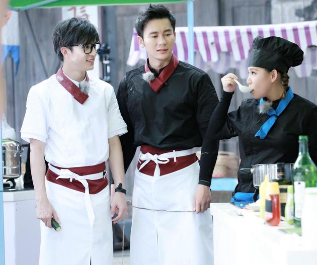 《挑盟》李晨变厨师 品黑暗料理泪流满面|李晨