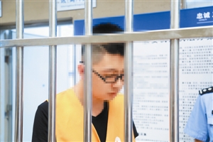 肇事司机叶某以提供虚假证言、无证驾驶、肇事逃逸被拘留
