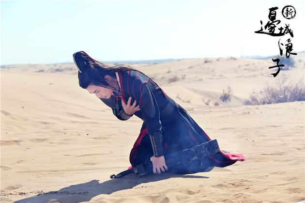 《新边城》朱一龙花絮曝光 陷入流沙太拼|朱一