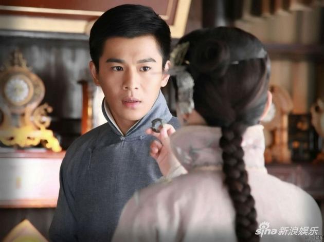 何晟铭、甘婷婷、蒋梦婕主演的《被遗弃的秘密》(原名《藏心术》)这是湖南卫视播出的第一部“周播剧”。