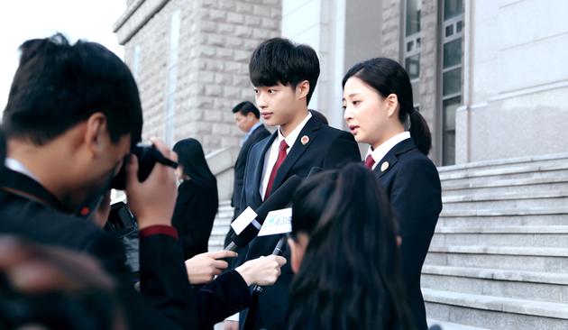 《检察官》李洋可圈可点 诠释制服魅力