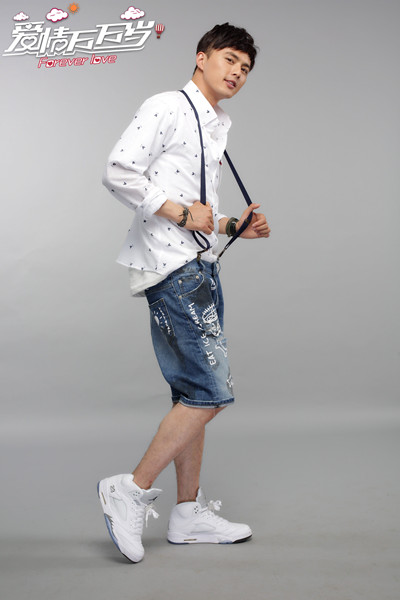 《爱情万万岁》开播 叶祖新诠释90后状态|叶祖新|张凯丽|韩童生_新浪娱乐_新浪网