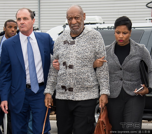 比尔·科斯比（Bill Cosby）被传已失明，上庭需特别助理
