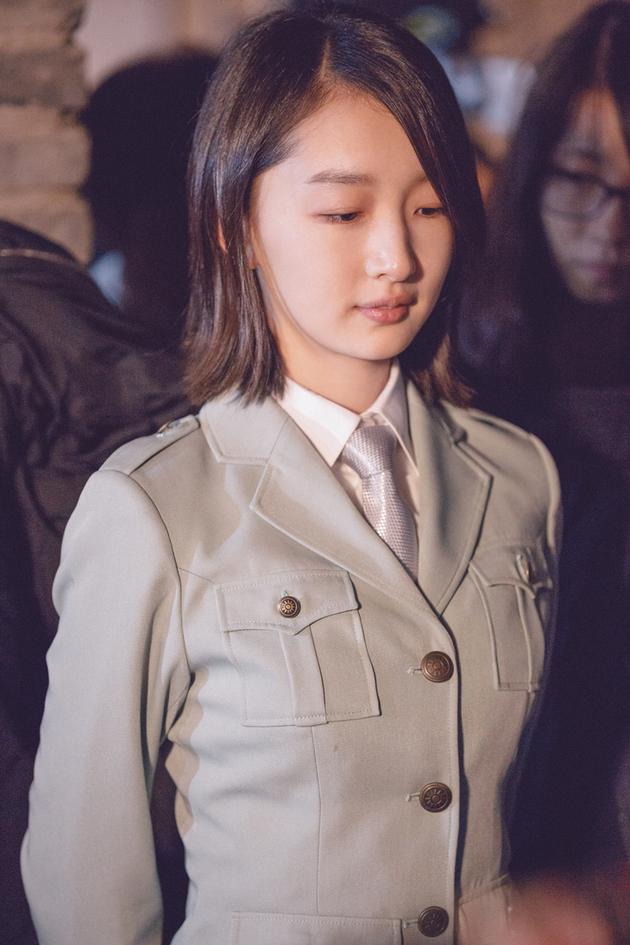 《麻雀》菜鸟特工周冬雨为爱奋不顾身|周冬雨