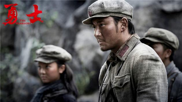 李东学《勇士》钻演技 红军团长大义凛然|李东