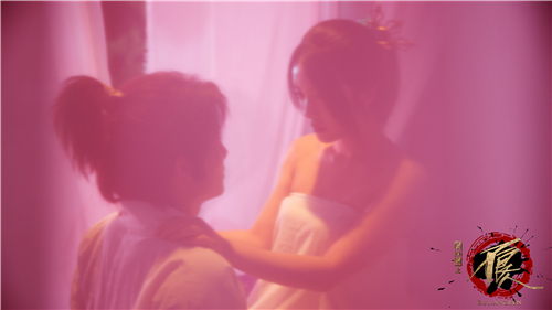 蔡文静新剧曝粉红剧照 上演床咚大戏|蔡文静