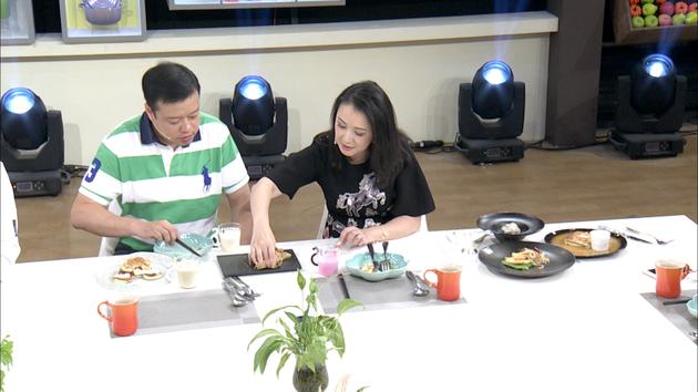 袁鸣、海波吃东西