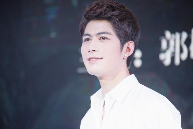 《爵迹》陈学冬路演收官 对粉丝宠溺无限|陈学