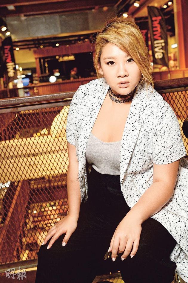 郑欣宜透露这两年受到伤痛，这次演唱会正正有机会让她剖白心中所痛