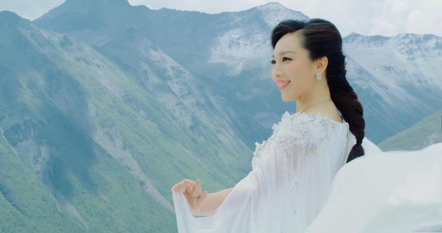 廖芊芊《康巴情》MV上线 展康定高原风貌|廖芊