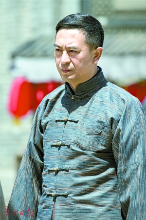 《红旗漫卷西风》将播 张嘉译义气客串 |张嘉译