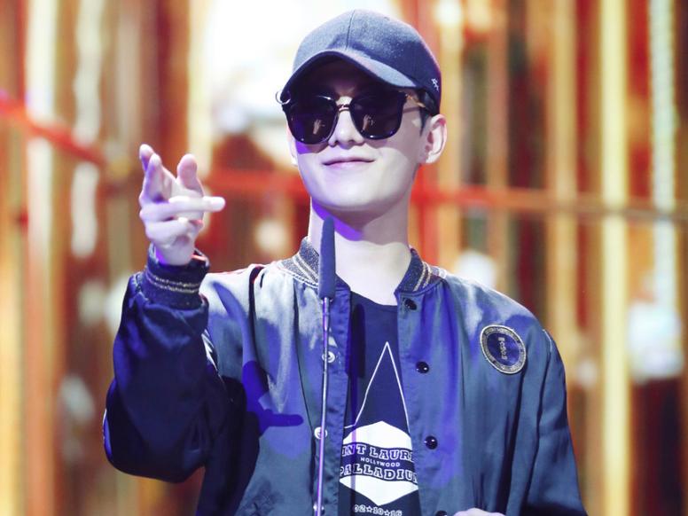 杨洋金鹰节彩排现场笑容灿烂