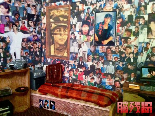 脑残粉家中贴满爱豆海报