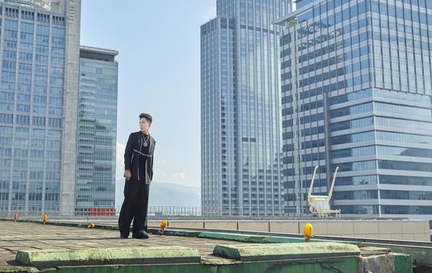 孙子涵《一刀未剪》MV