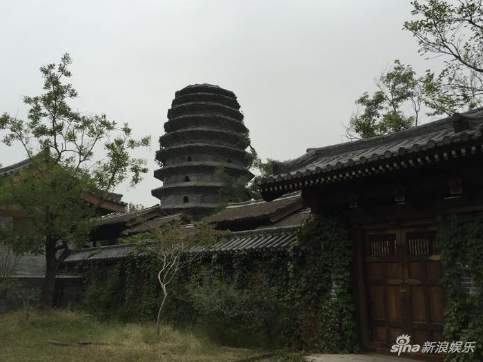 寺庙是真实的，不是搭景（何小沁/摄影）